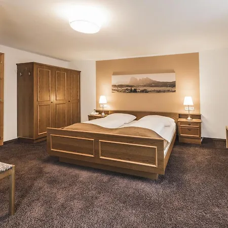 Stern Hotel